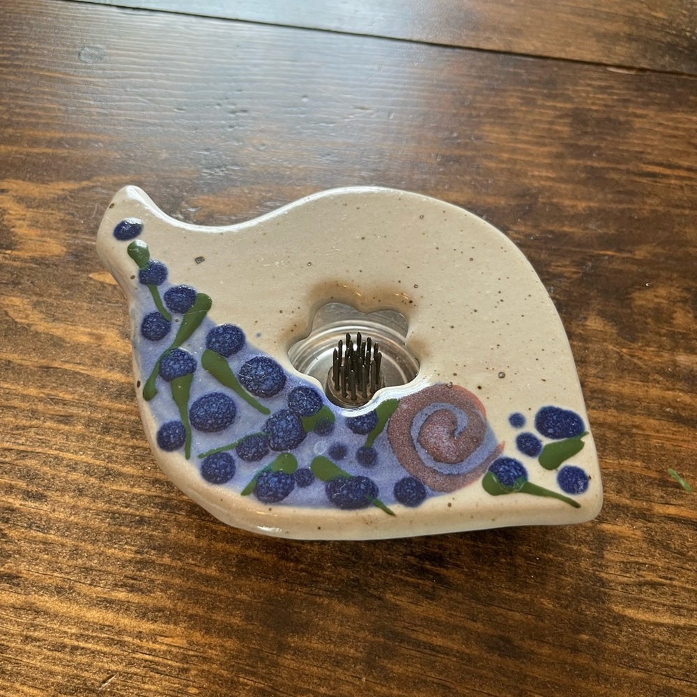 Hand painted Ceramic Leaf Flower Frog